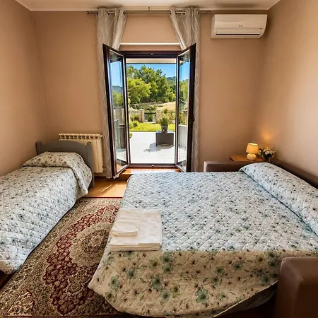 Di Lucia 3* Casamorcia